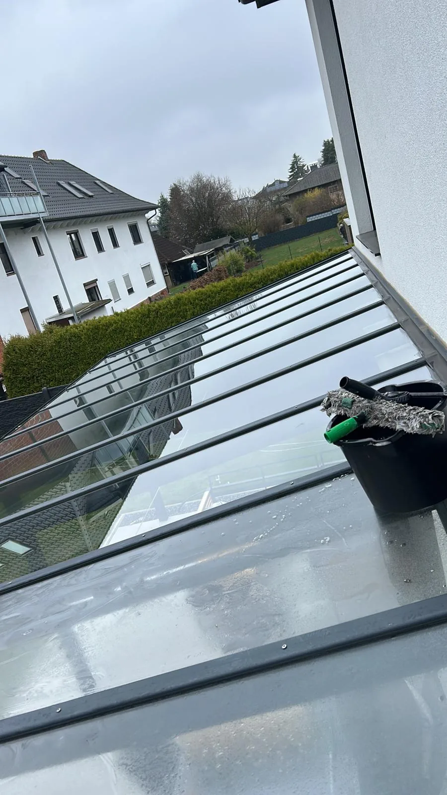 Gereinigtes Glasdach eines Wintergartens